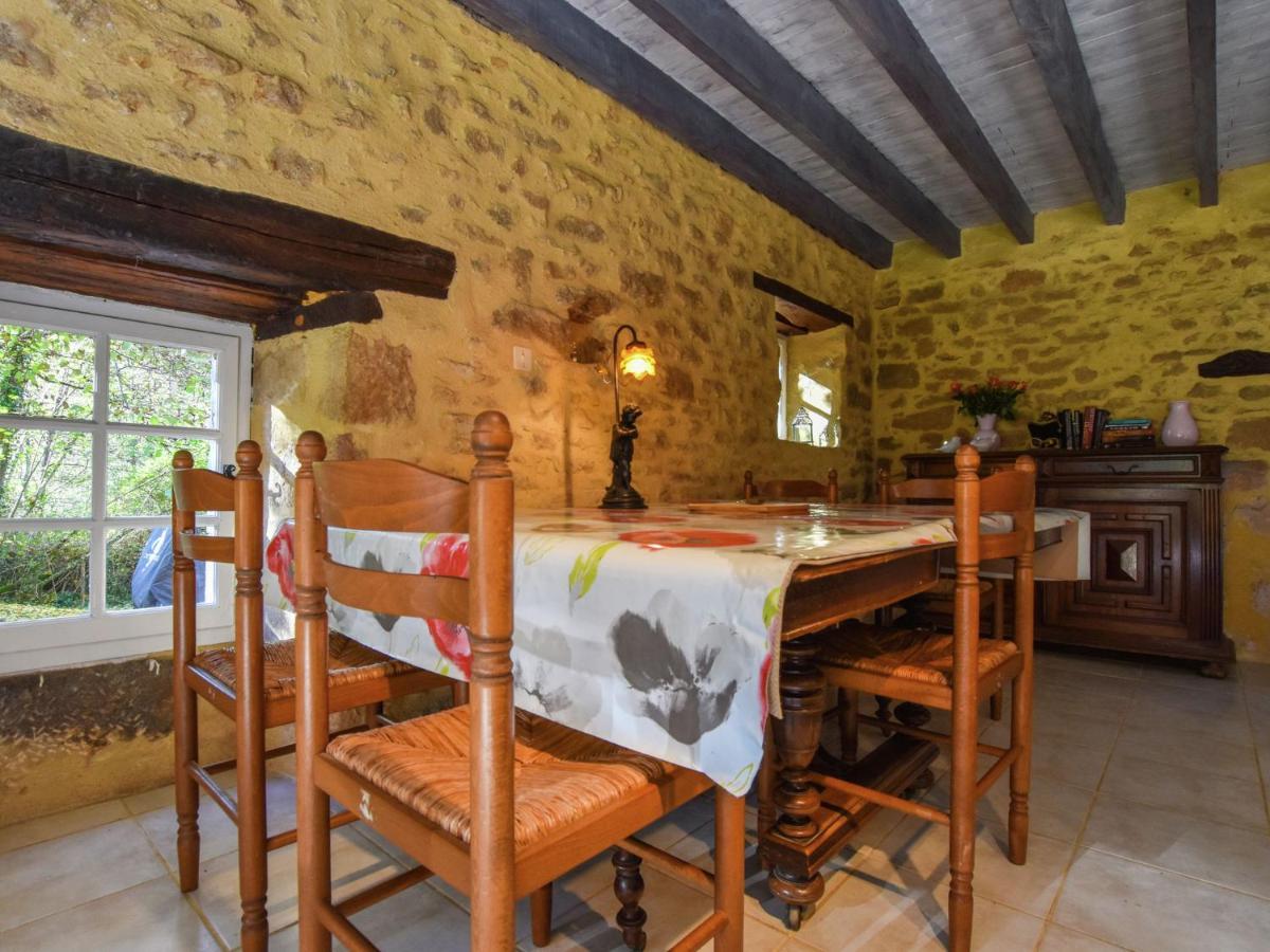 Cosy Holiday Home In Lantheuil With Garden Villefranche-du-Périgord Екстериор снимка