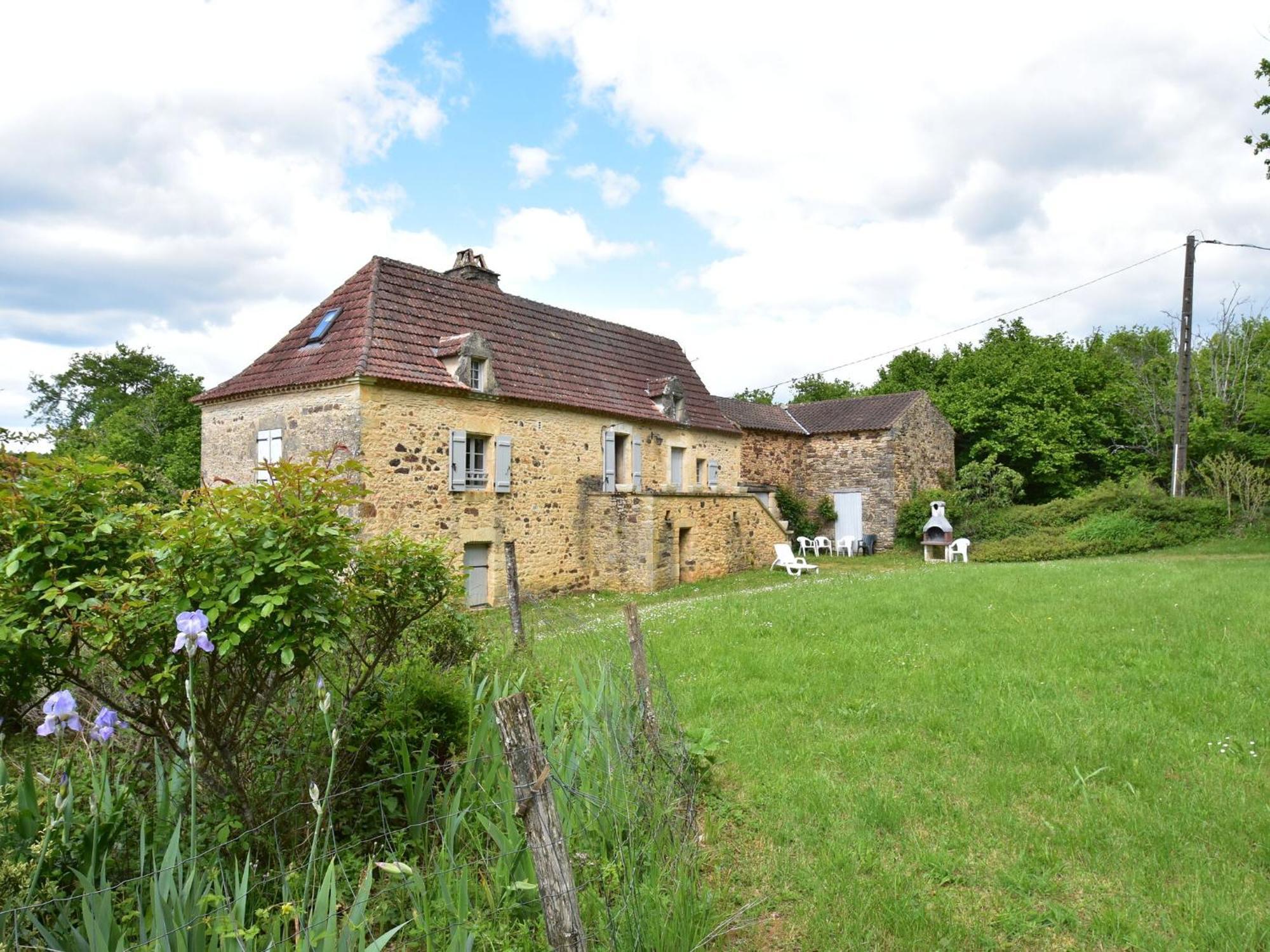 Cosy Holiday Home In Lantheuil With Garden Villefranche-du-Périgord Екстериор снимка
