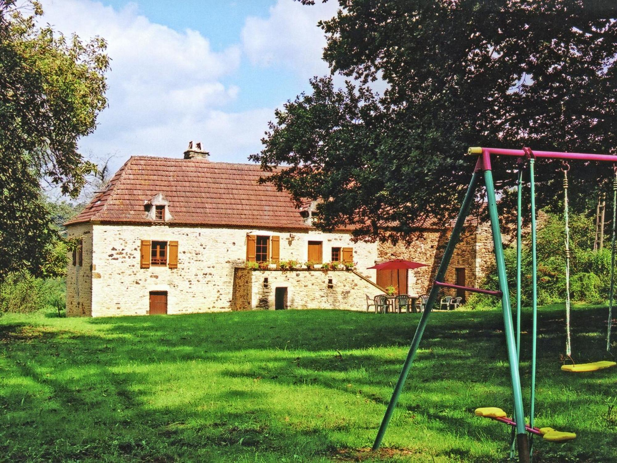 Cosy Holiday Home In Lantheuil With Garden Villefranche-du-Périgord Екстериор снимка