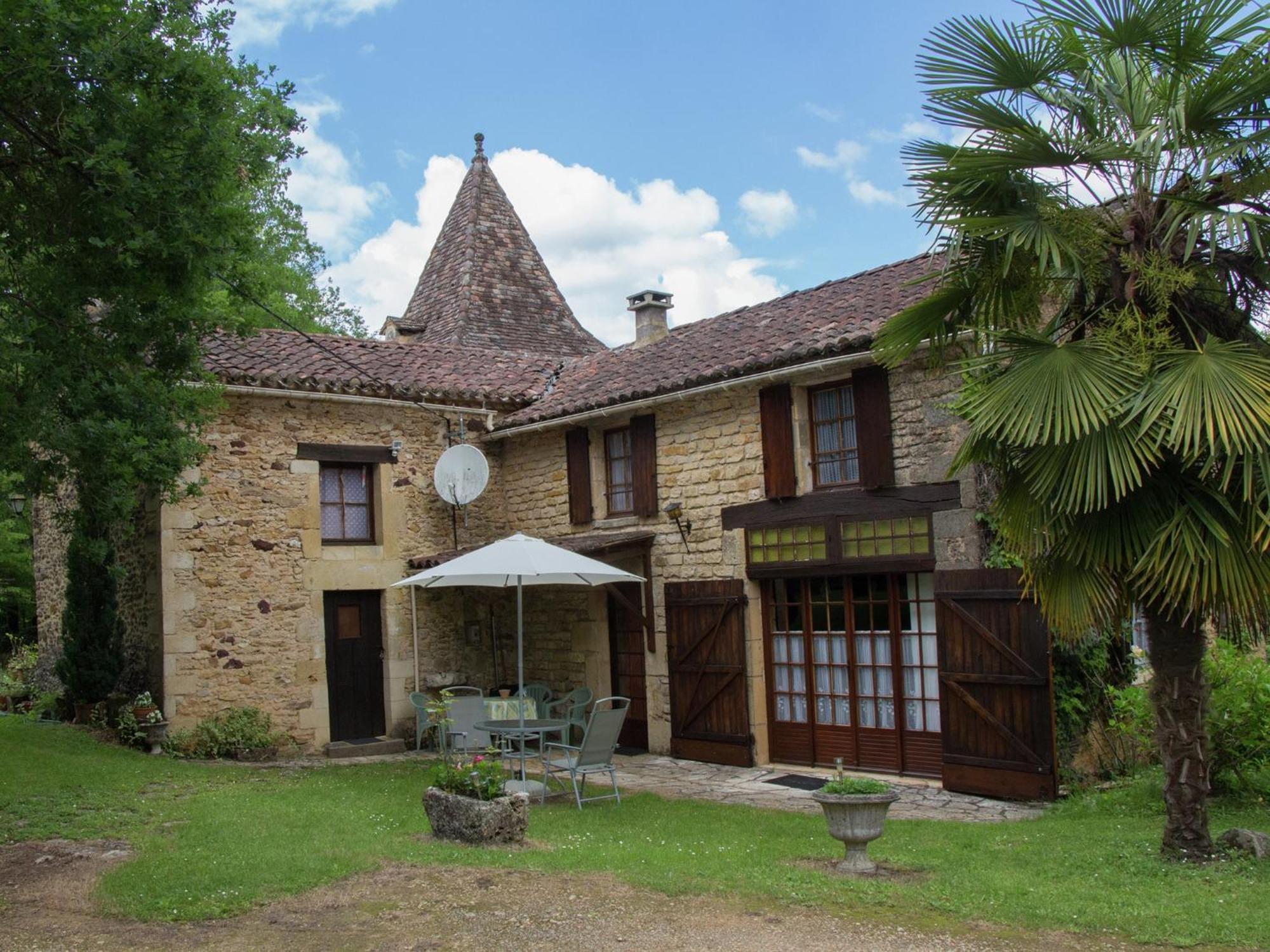 Cosy Holiday Home In Lantheuil With Garden Villefranche-du-Périgord Екстериор снимка